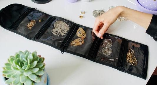 El Arte de la Organización: Cómo los Estuches Simplifican la Vida